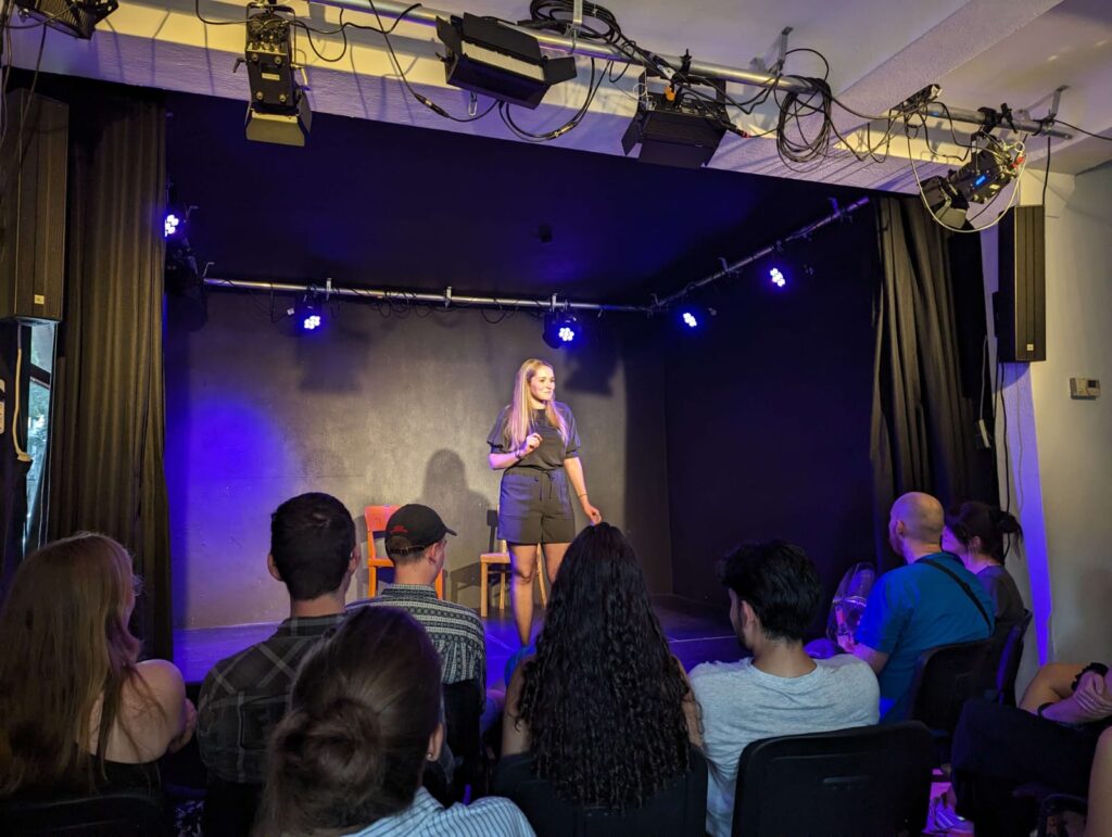Franziska Pauli Franzi Improvisationstheater Impro Bremen Improtheater Workshop buchen Psychologie AMS! Theater